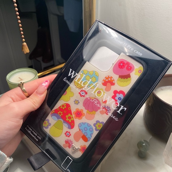 wildflower mushroom phone case 11 pro - Picture 4 of 4